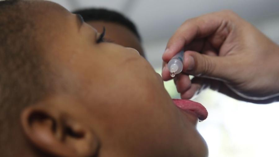 A vacina contra a poliomielite está disponível para crianças até 4 anos, 11 meses e 29 dias