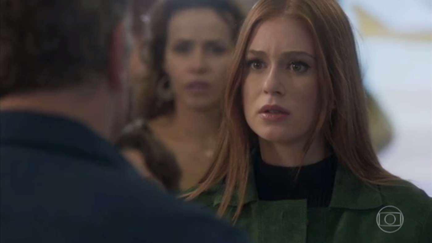 Eliza fica perplexa ao saber que Arthur não vai viajar com ela para Paris no último capítulo de "Totalmente Demais" - Reprodução/TV Globo