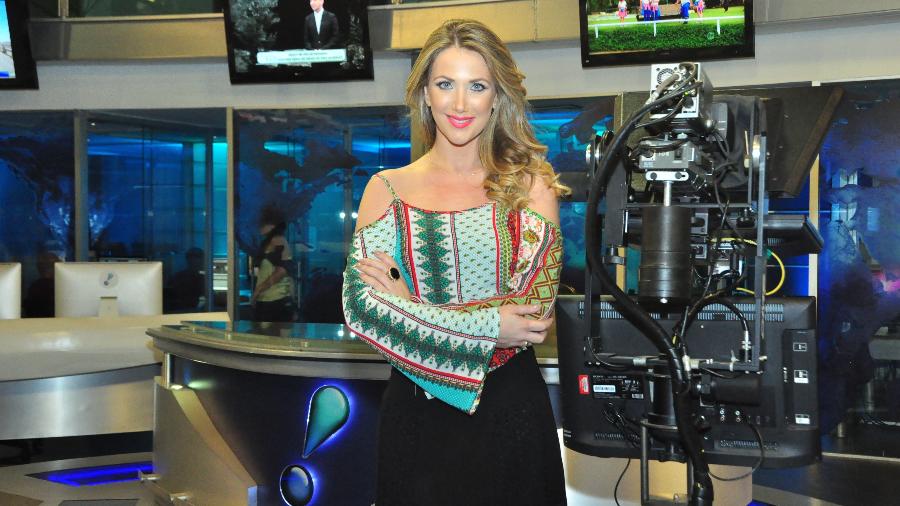 A apresentadora Érica Reis, do "Leitura Dinâmica", da RedeTV! - Divulgação