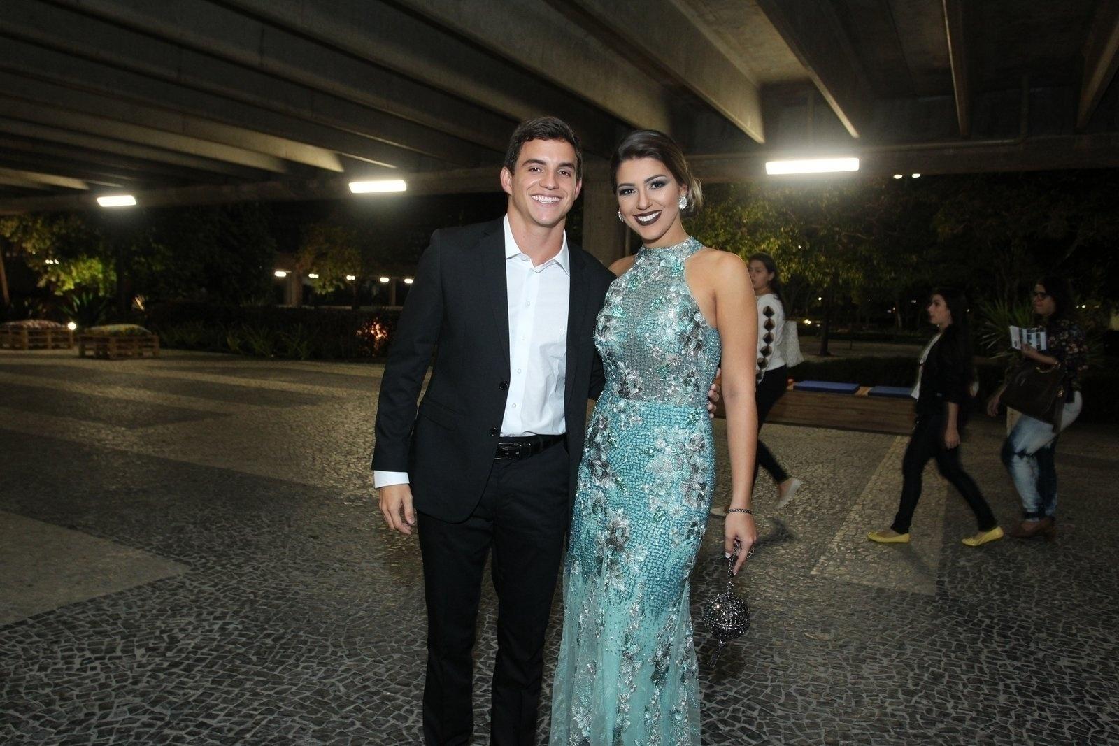 Namorados no "BBB17", Vivian e Manoel posaram juntos no casamento de Elis - Marcello  Sá Barretto / AgNews