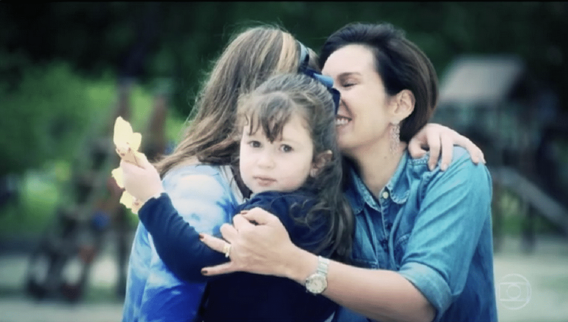 Renata Capucci realizou um desabafo emocionante ao relatar três abortos espontâneos que sofreu no passado, durante o "Jornal Hoje", neste sábado (13), à véspera do Dia das Mães - Reprodução/TV Globo