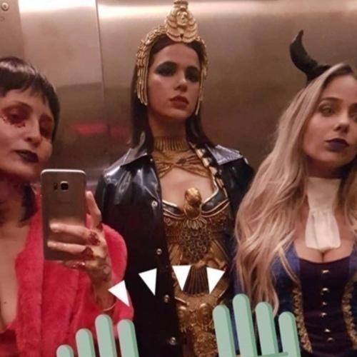 Acompanhada de amigas, Bruna Marquezine vai de Clópatra em festa de Halloween - Reprodução/Instagram