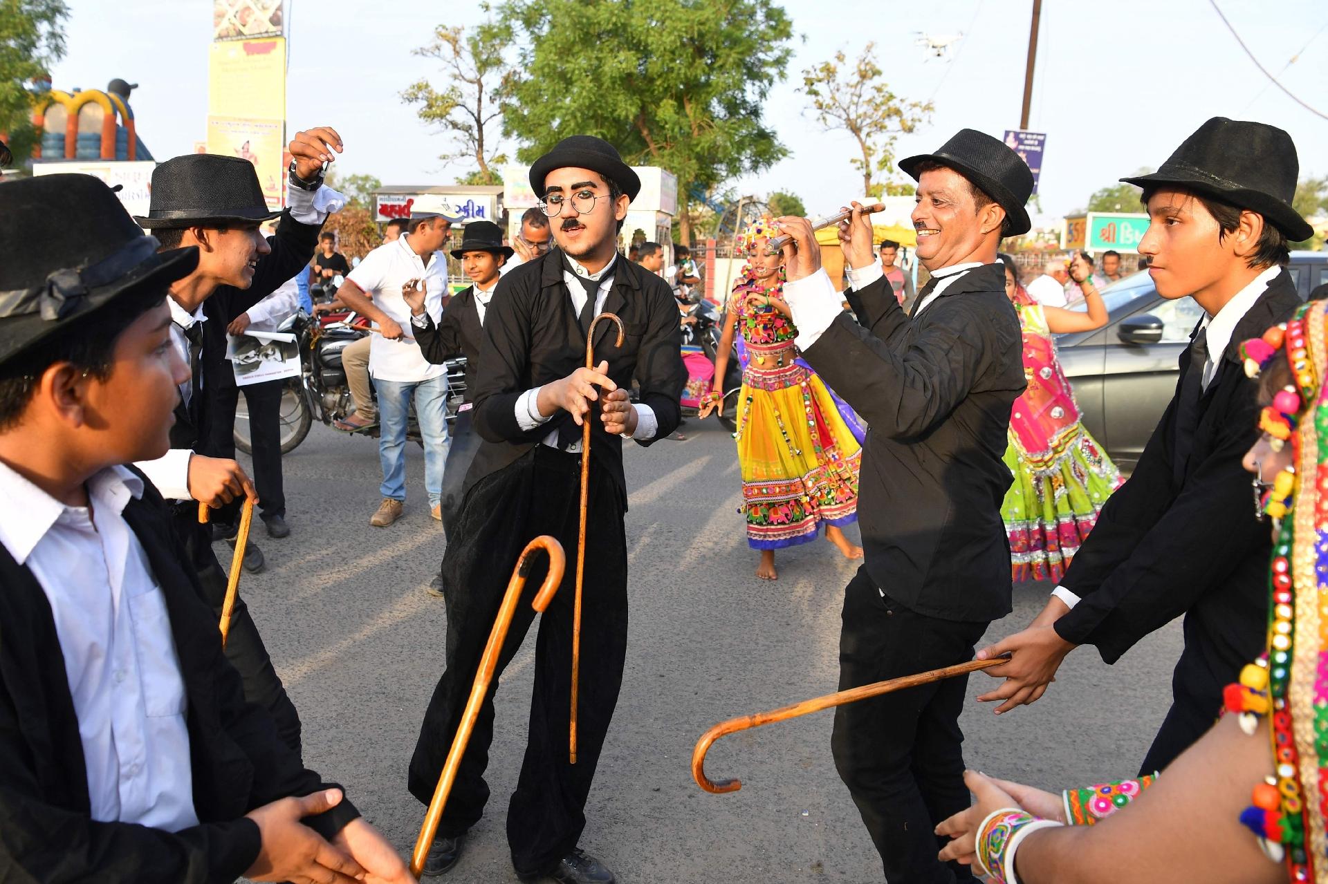 Charlie Chaplin - Aniversário na cidade de Adipur - Indranil Mukherjee/AFP