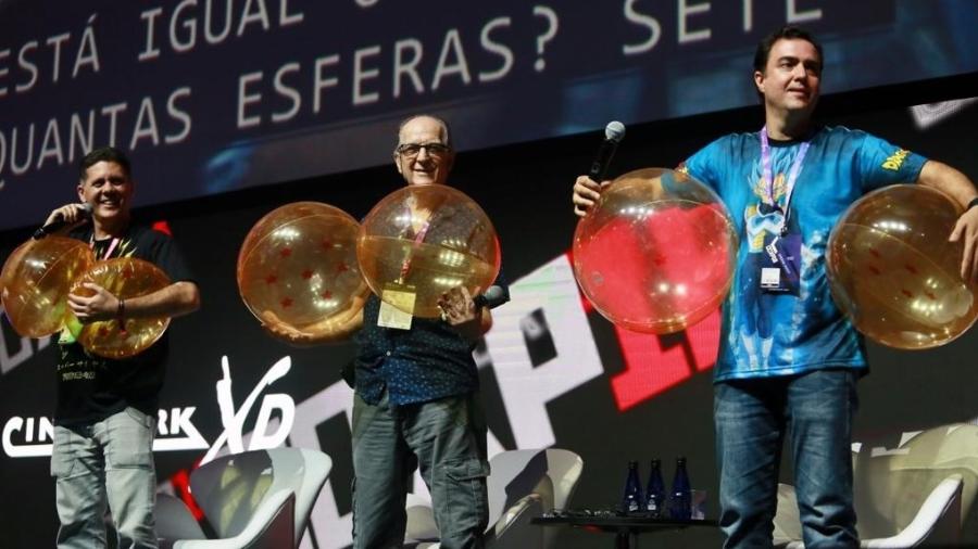 Os dubladores Wendell Bezerra, Carlos Campanile e Alfredo Rollo durante painel de "Dragon Ball Super: Broly" na CCXP 2018 - Iwi Onodera/UOL