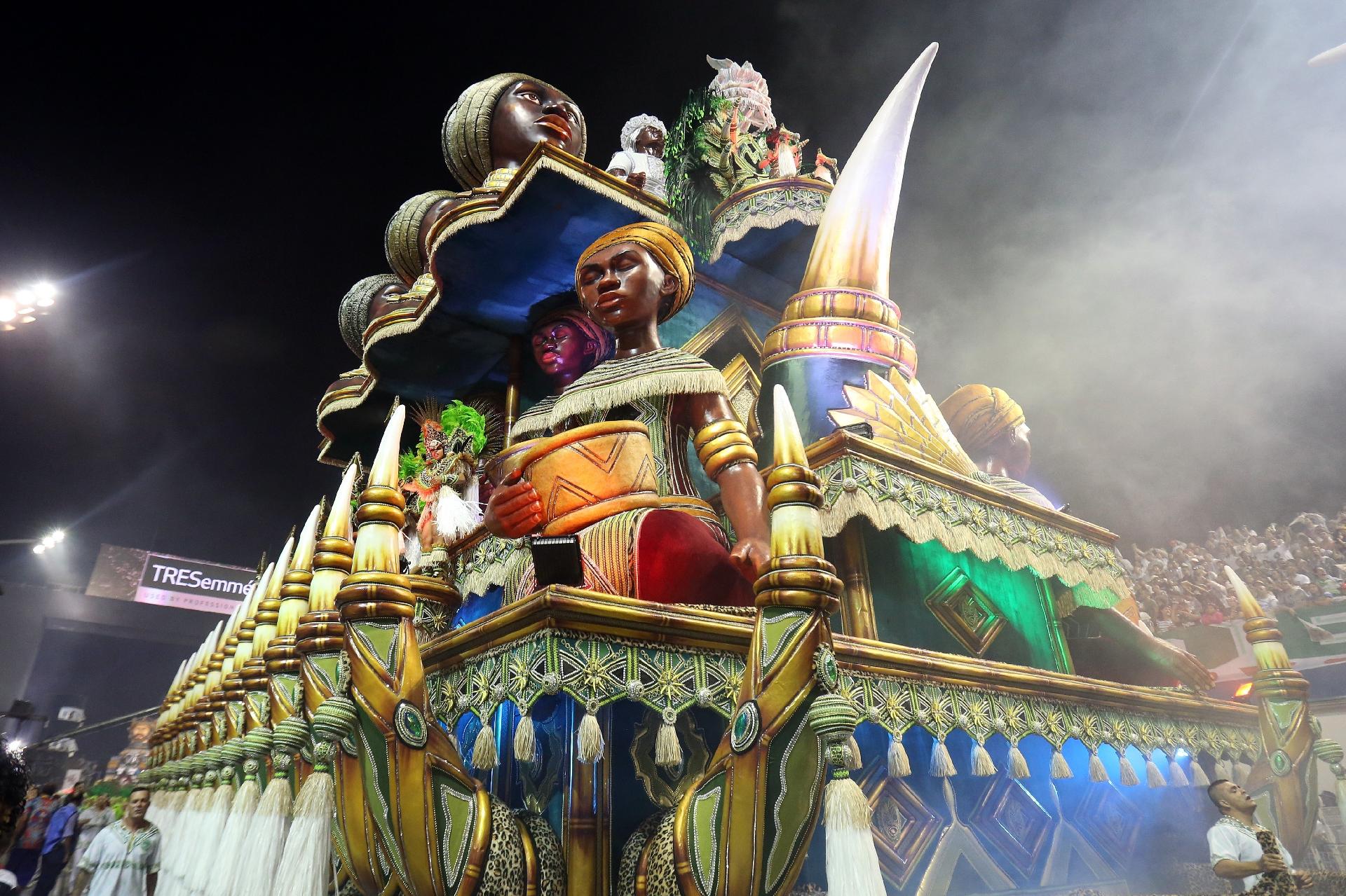 Mancha Verde é a terceira escola de samba a desfilar no Carnaval de SP - Ricardo Matsukawa/UOL