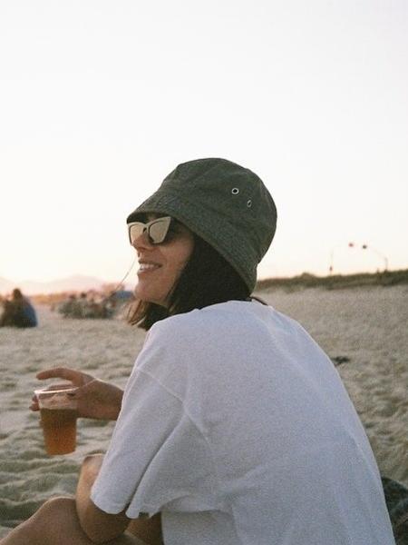Bruna Marquezine relaxa na praia - Reprodução/ Instagram