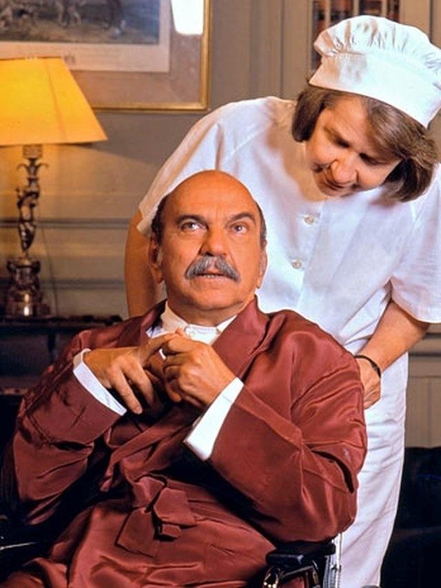 Zilda Cardoso como a enfermeira Elza Gentil com Dom Lázaro Venturini (Lima Duarte) na novela Meu Bem, Meu Mal, da Globo - Reprodução/TV Globo