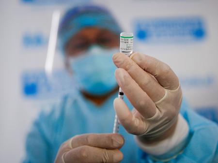 Aplicação da terceira dose da vacina contra coivd-19 ainda não tem aval do Ministério da Saúde - Sebastian Castaneda/Reuters