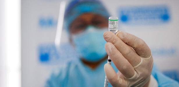 Médico engana ao dizer que vacinas 'enlouquecem' sistema imunológico - Vimarsana News