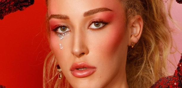 Atriz transexual de 'Verdades Secretas 2' enaltece a tia Roberta Close - UOL