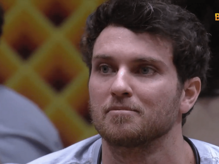 Lucas estreia no paredão do BBB 22 e lamenta: 'Não deu pra escapar'