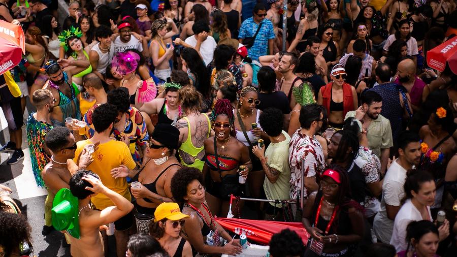 Carnaval: últimos dias da folia são negação do fim - Victória Ribeiro/UOL