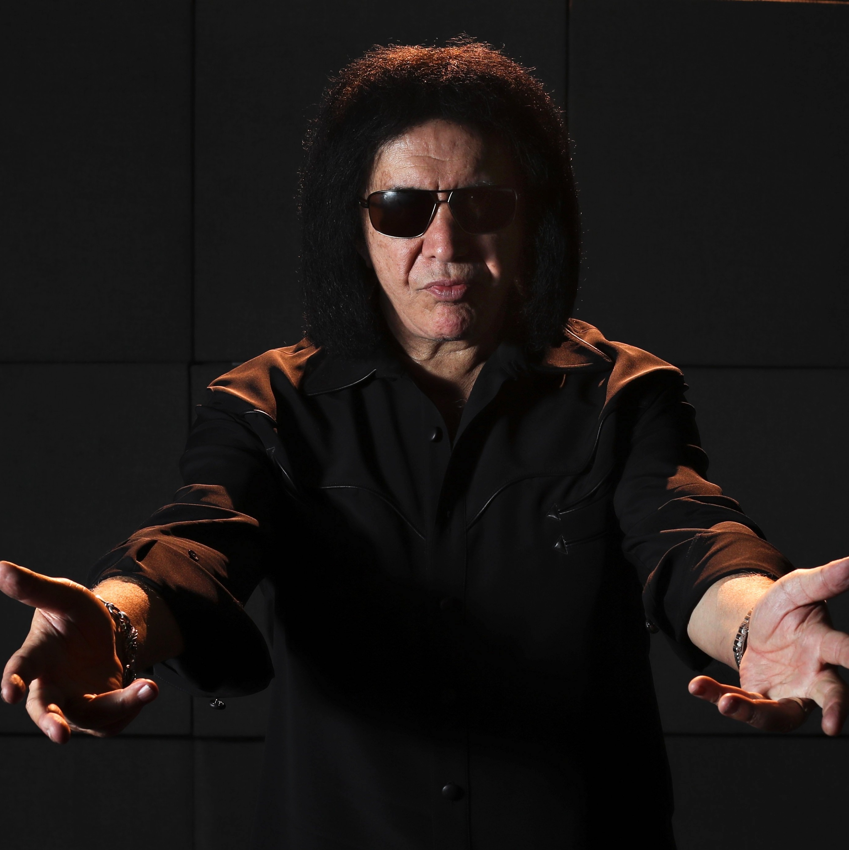 gene-simmons-que-se-apresenta-