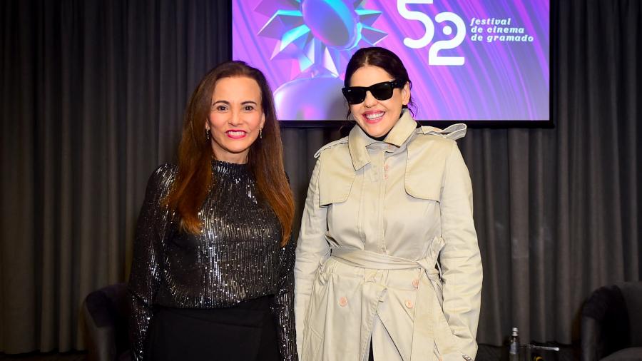 Rosa Helena Volk, da Gramadotur, e a atriz e diretora Bárbara Paz em evento do Festival de Gramado, em São Paulo