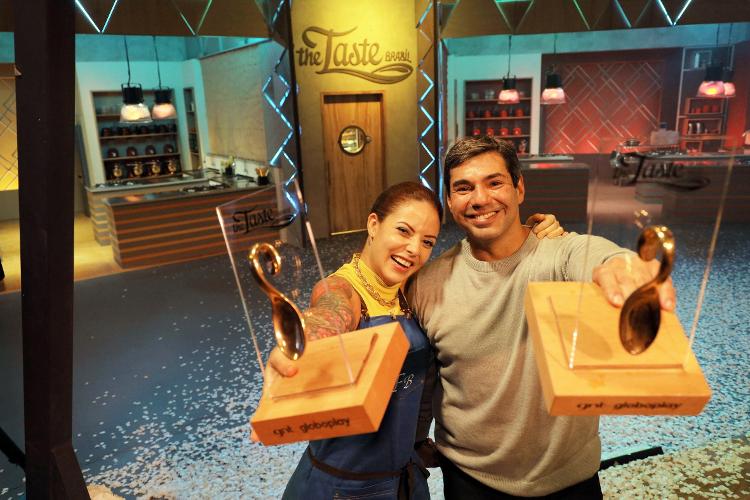 Felipe Bronze e Andreza Luisa, vencedora da sexta temporada do The Taste Brasil Felipe Bronze e Andreza Luisa, vencedora da sexta temporada do The Taste Brasil
