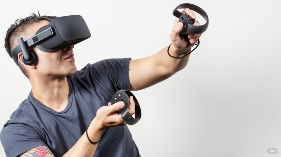 Oculus Rift nasceu com a promessa de popularizar a realidade virtual nos games; um ano depois, a ideia não se concretizou e as vendas ficaram bem abaixo do esperado - Divulgação