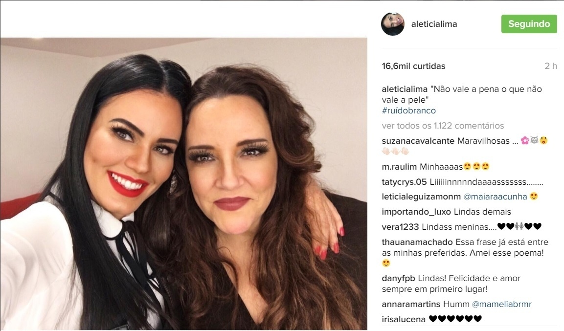 28.nov.2016 - Na noite desta quinta-feira, Leticia Lima posou com Ana Carolina e compartilhou o foto em perfil no  Instagram "Não vale a pena o que não vale a pele", escreveu a atriz na legenda da imagem - Reprodução /Instagram /Léticia Lima