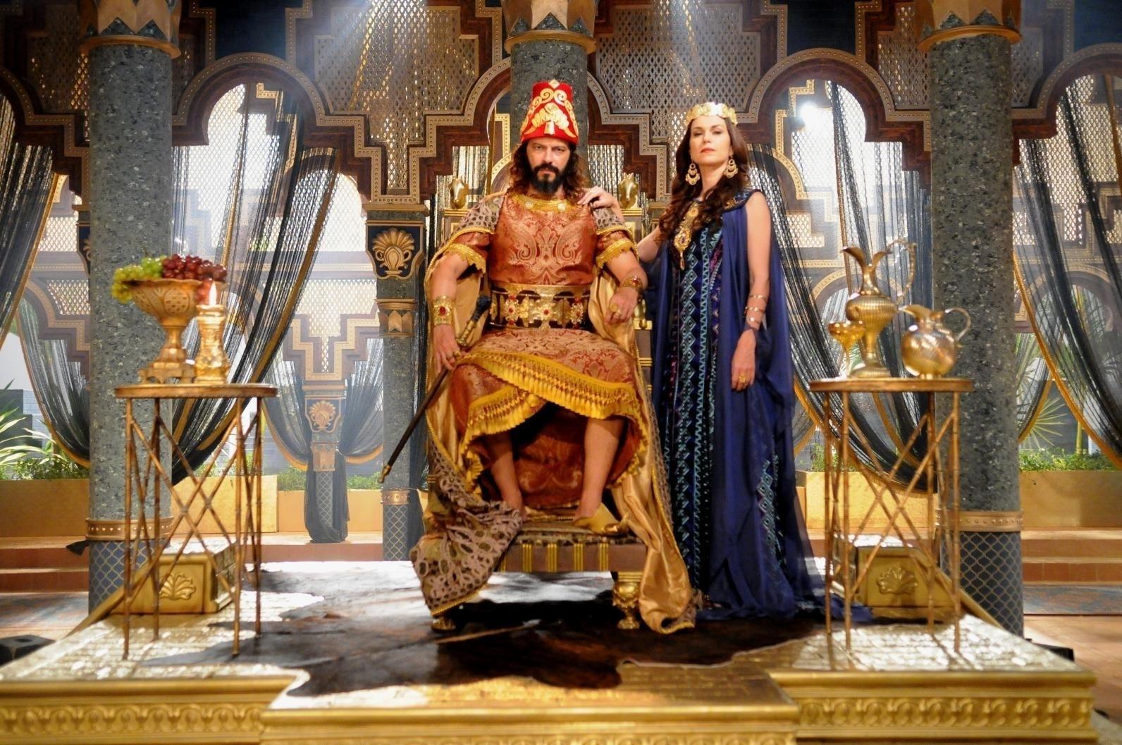 Heitor Martinez é o rei Nabucodonosor em "O Rico e Lázaro" - Munir Chatack/RecordTV
