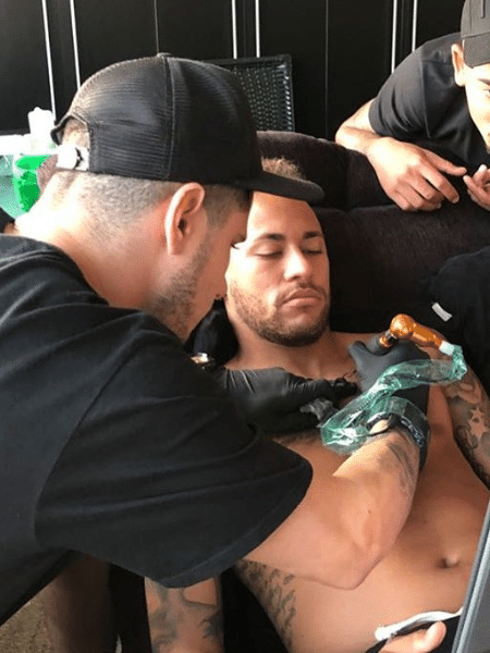Neymar faz nova tatuagem - Reprodução/Instagram
