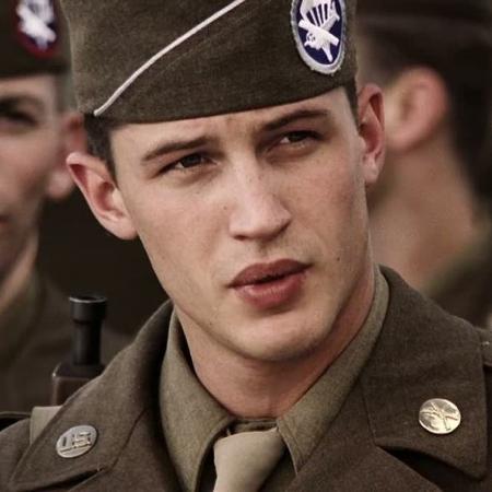 Tom Hardy em cena de "Band of Brothers" - Reprodução - Reprodução