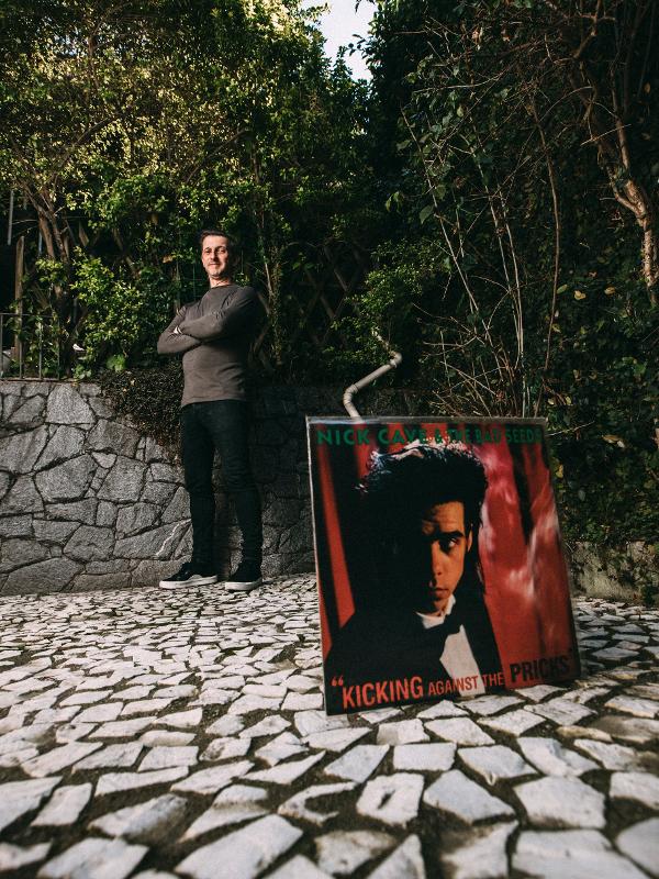 André Fischer na casa em que Nick morou em SP. Foto: Lucas Lima/UOL