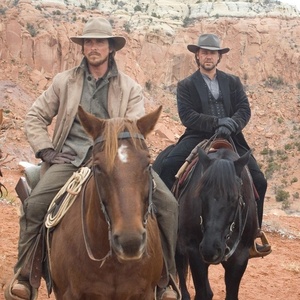 Christian Bale e Russell Crowe em cena de "Os Indomáveis" (2007) - Reprodução - Reprodução