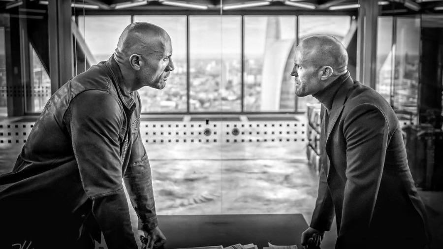 Dwayne Johnson e Jason Statham em cena de "Hobbs and Shaw" - Divulgação