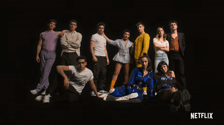 Elenco de "Elite" faz pose para anunciar data da 4ª temproada - Reprodução/YouTube