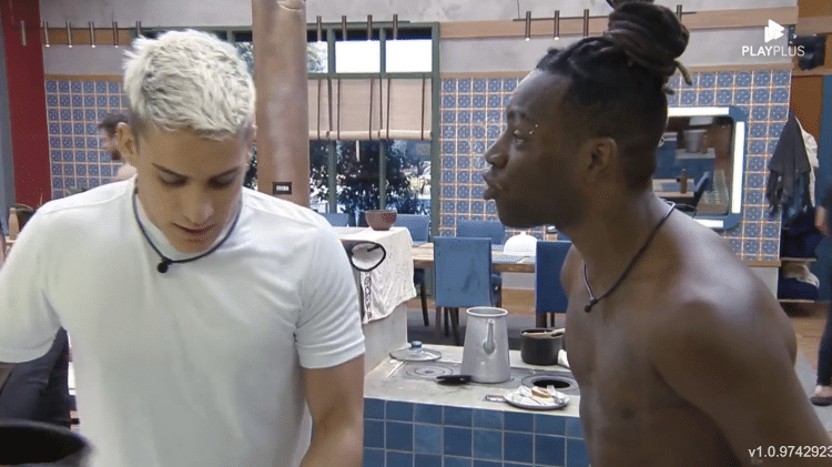 A Fazenda 2022: Pelé e Tiago discutem na manhã desta segunda - Reprodução/Playplus - Reprodução/Playplus