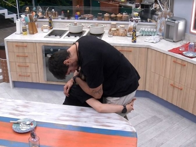 Sapato consola Amanda após perder liderança no BBB 23: 'Deu o nosso melhor'