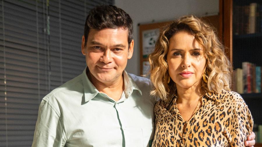 Gladys (Leona Cavalli) e Tadeu (Claudio Gabriel) são personagens da novela "Terra e Paixão" - Globo/João Miguel Júnior