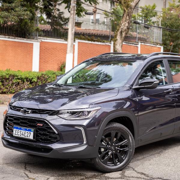 Tracker RS x Renegade Longitude SUVs de personalidade. Qual é melhor?