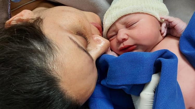 Bianca Fernandes, no momento do parto: deu tudo certo