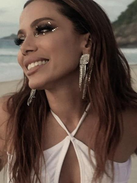 Anitta diz que sofreu com vazio por anos Anitta diz que sofreu com vazio por anos