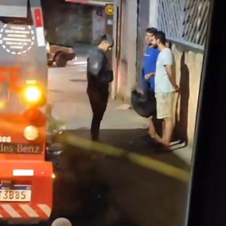 Sem condutor com a CNH adequada e rodando com pneus carecas, o carro-forte foi recolhido ao pátio pela Polícia Militar Sem condutor com a CNH adequada e rodando com pneus carecas, o carro-forte foi recolhido ao pátio pela Polícia Militar