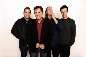 A banda norte-americana Jimmy Eat World, famosa pela mistura de rock, emo e punk completa as atrações - Divulgação - Divulgação