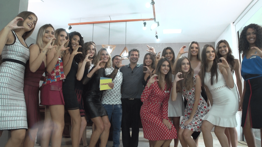 As participantes ao lado de Dudu, do Palmeiras, e Luizão, ex-Corinthians - Divulgação