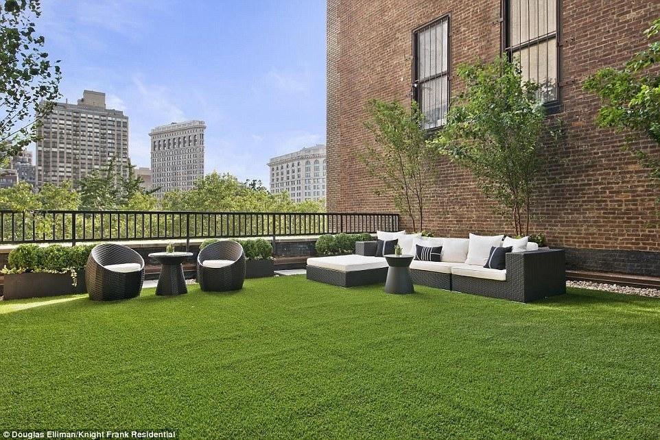 São quatro terraços no total e uma vista deslumbrante de Manhattan - Douglas Elliman/ Knight Frank Residential