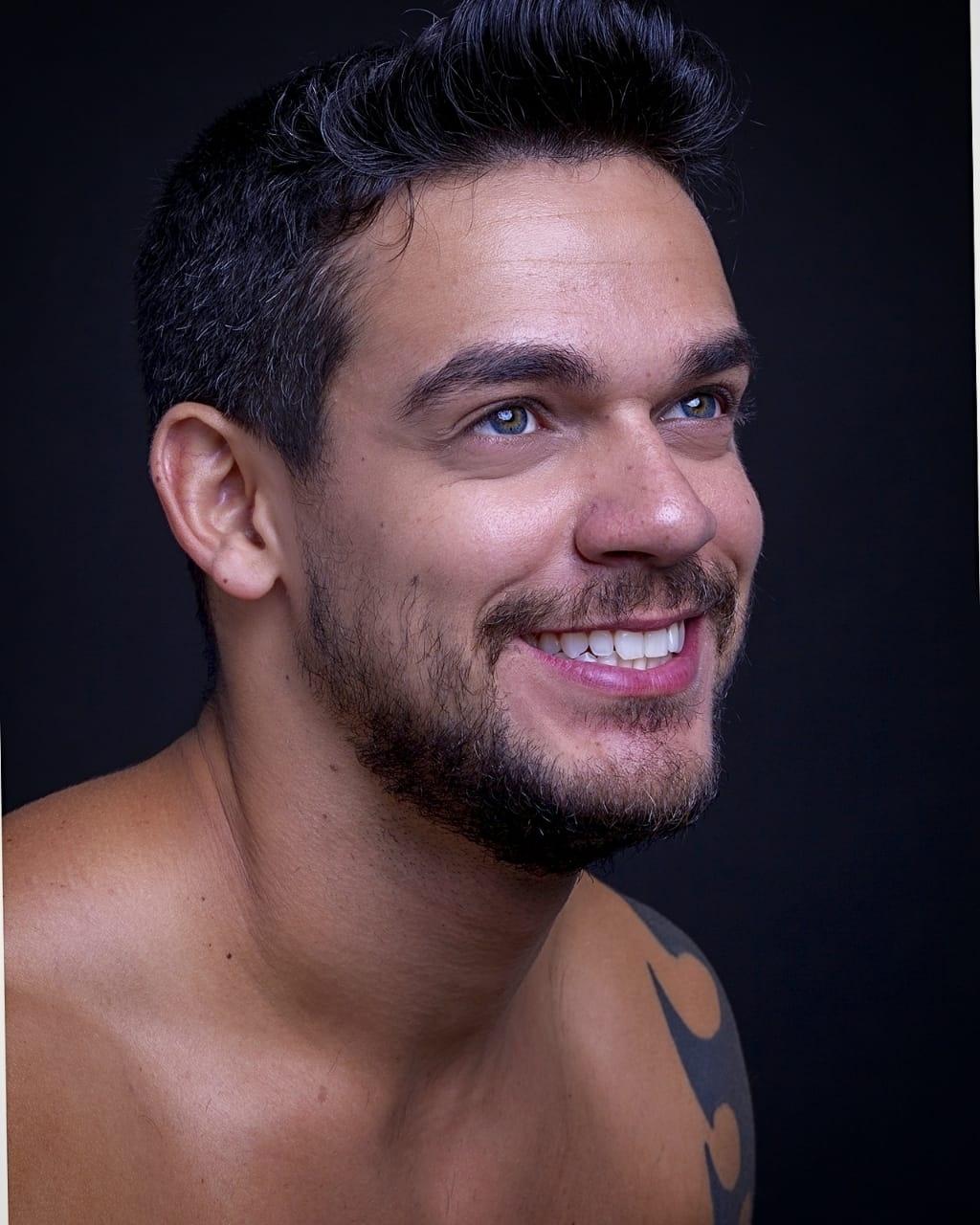 Filho de Carlinhos Aguiar, Caique Aguiar faz primeiro ensaio sensual - Paulo Stempfer