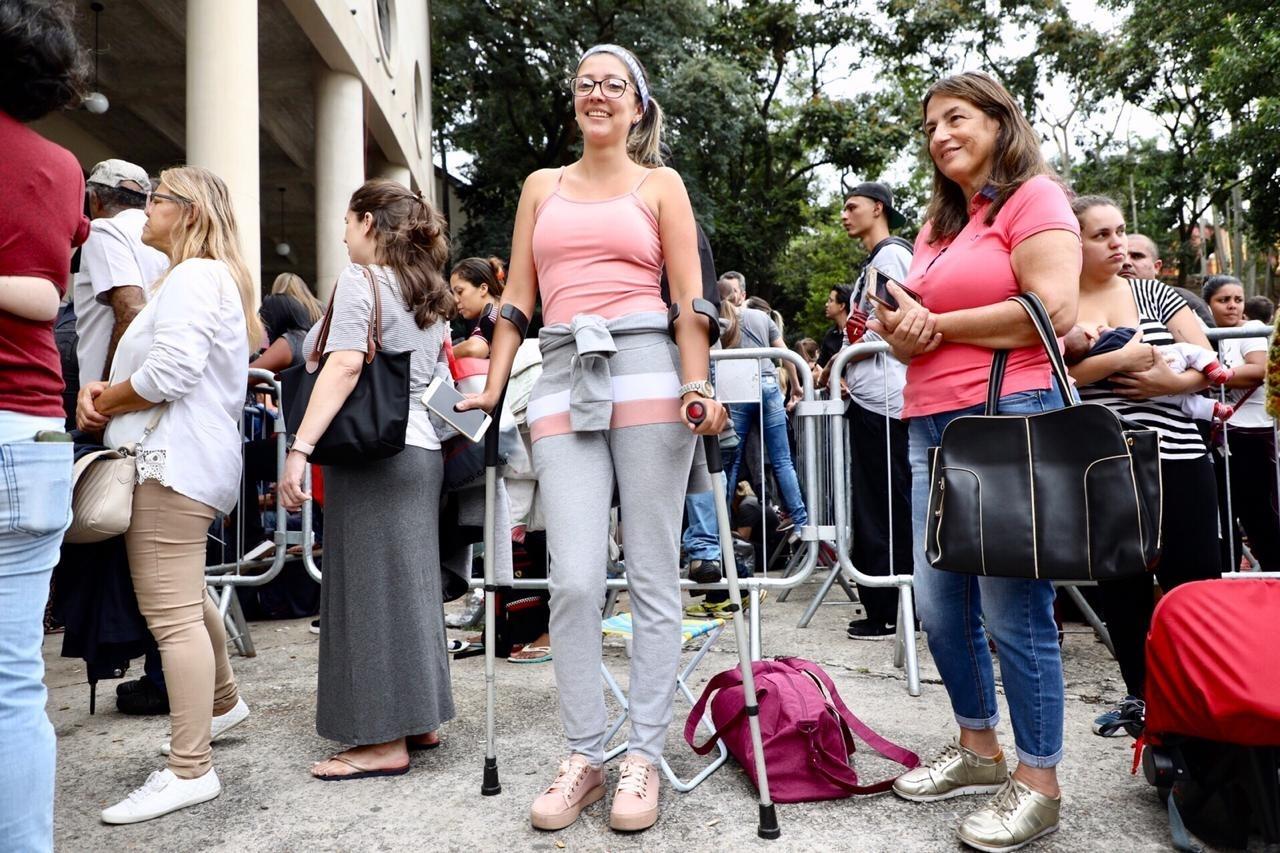 Público faz fila no Estádio do Pacaembu para comprar ingressos para o show de Sandy e Junior - Mariana Pekin/UOL