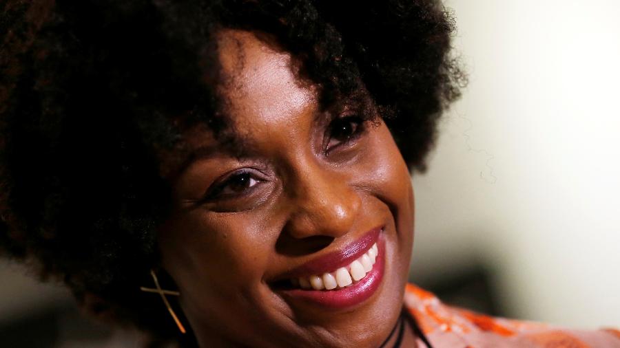 Escritora nigeriana Chimamanda Ngozi Adichie durante entrevista a reuters em Santiago - REUTERS/Rodrigo Garrido