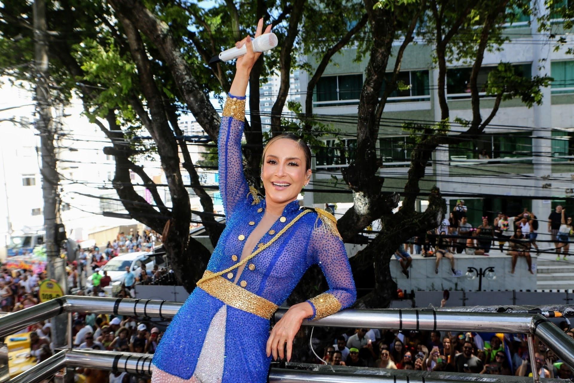 Claudia Leitte arrasta foliões no circuito Campo Grande, em Salvador, em mais um dia de Carnaval - Dilson Silva/AgNews