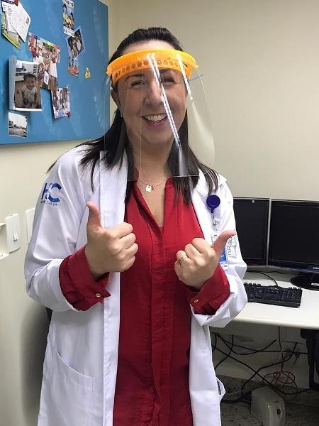 Profissional da saúde com máscara produzida pelo coletivo Makers Contra Covid-19 - Arquivo Pessoal - Arquivo Pessoal