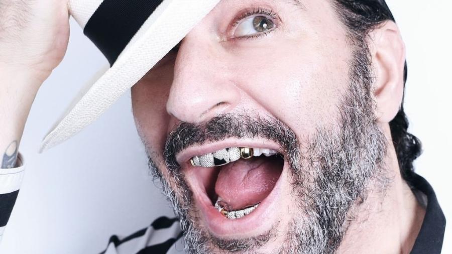 Marc Jacobs usou técnica para aparentar ter dentes quebrados - Reprodução/Instagram