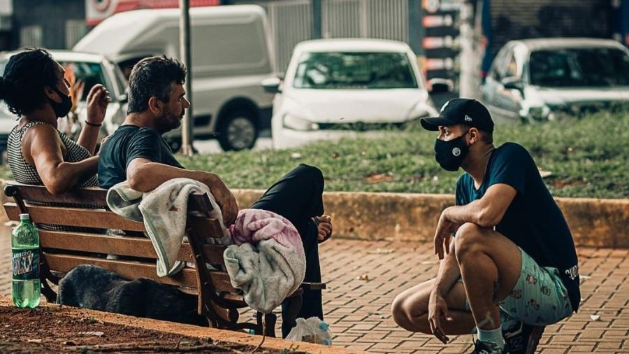 Depois de fazer ações na capital paulista, jovem uniu amigos para ajudar a sua cidade - Humberto Mendes