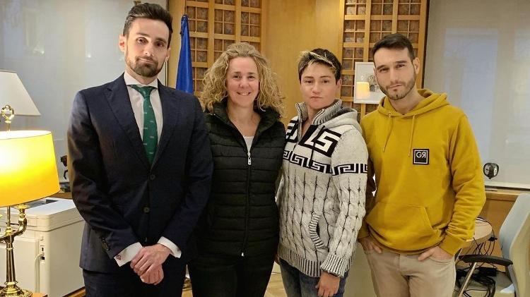 Begoña Gallego, Elena Sánchez e Rufino Arco, da LGTBIPOL, em reunião com o secretário de Segurança - Reprodução/Instagram - Reprodução/Instagram