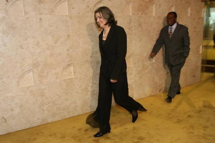 Carmen Lúcia vestindo calça a caminho do plenário, em 2007 Carmen Lúcia vestindo calça a caminho do plenário, em 2007