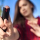 PLs propõem spray e armas de choque gratuitas; medida protegeria mulheres? - Goffkein/stock.adobe.com