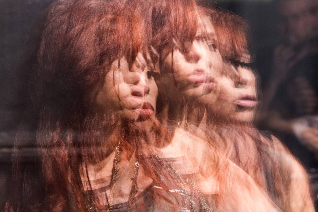 A cantora Pitty clicada pelo fotógrafo Marcos Hermes; imagem faz perte da mostra "Brasileirô" - Marcos Hermes