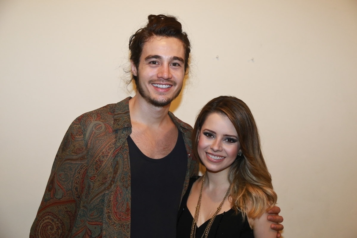 14.nov.2015 - Tiago Iorc e Sandy na noite da agravação do DVD da cantora no teatro Municipal de Niterói, no Rio - Milene Cardoso/Brazil News